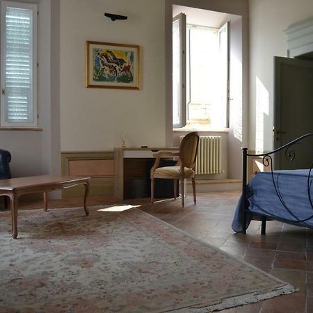 فندق Palazzo Roberti Monte San Giusto المظهر الخارجي الصورة