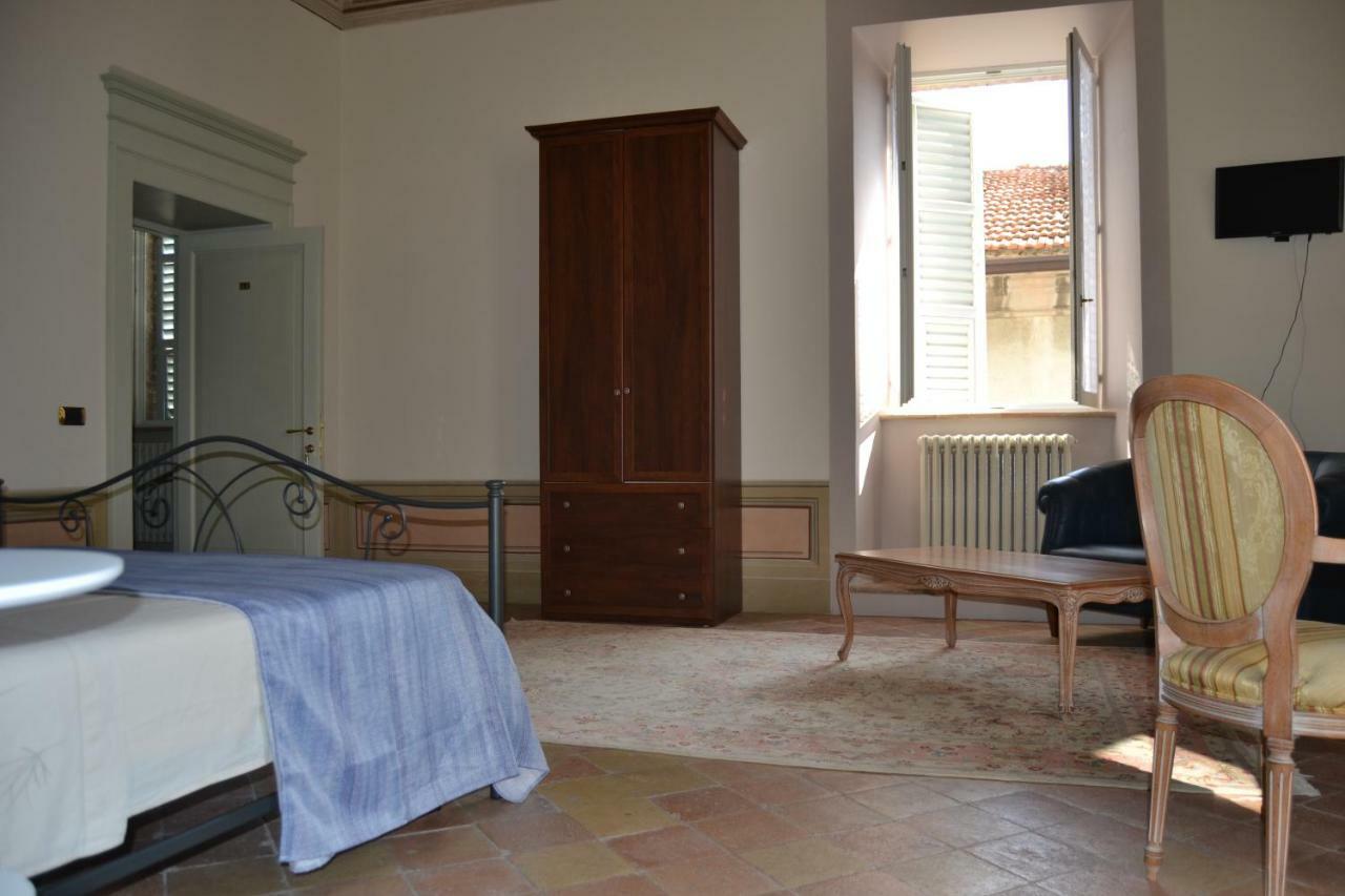 فندق Palazzo Roberti Monte San Giusto المظهر الخارجي الصورة