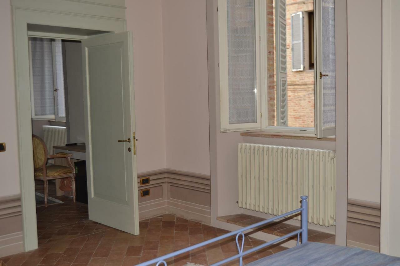 فندق Palazzo Roberti Monte San Giusto المظهر الخارجي الصورة