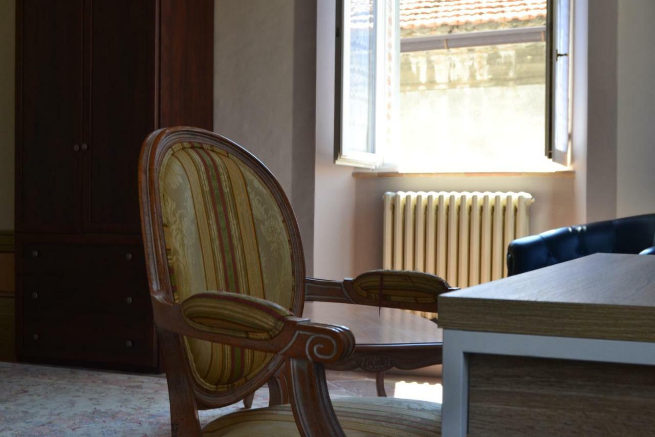 فندق Palazzo Roberti Monte San Giusto المظهر الخارجي الصورة