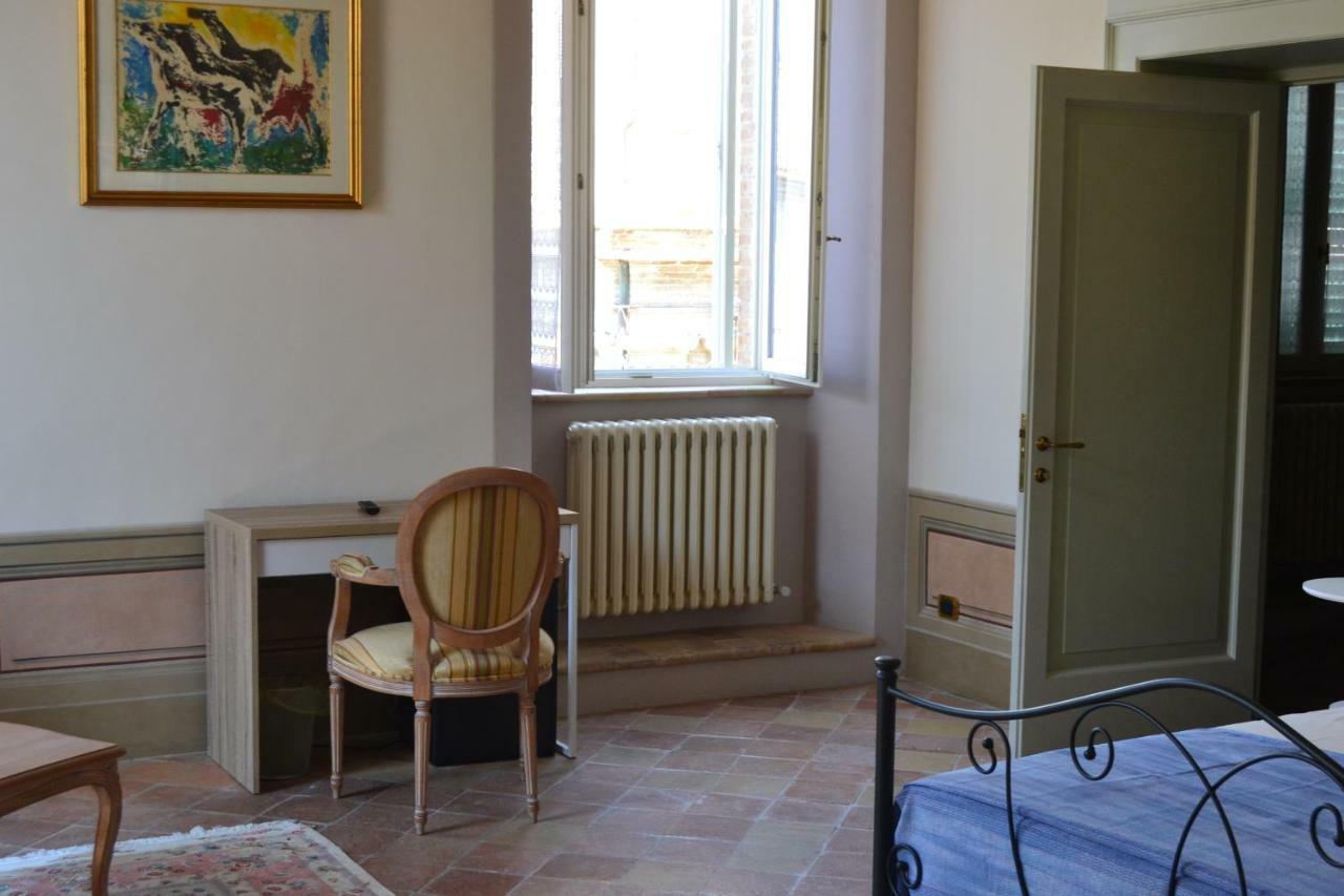 فندق Palazzo Roberti Monte San Giusto المظهر الخارجي الصورة