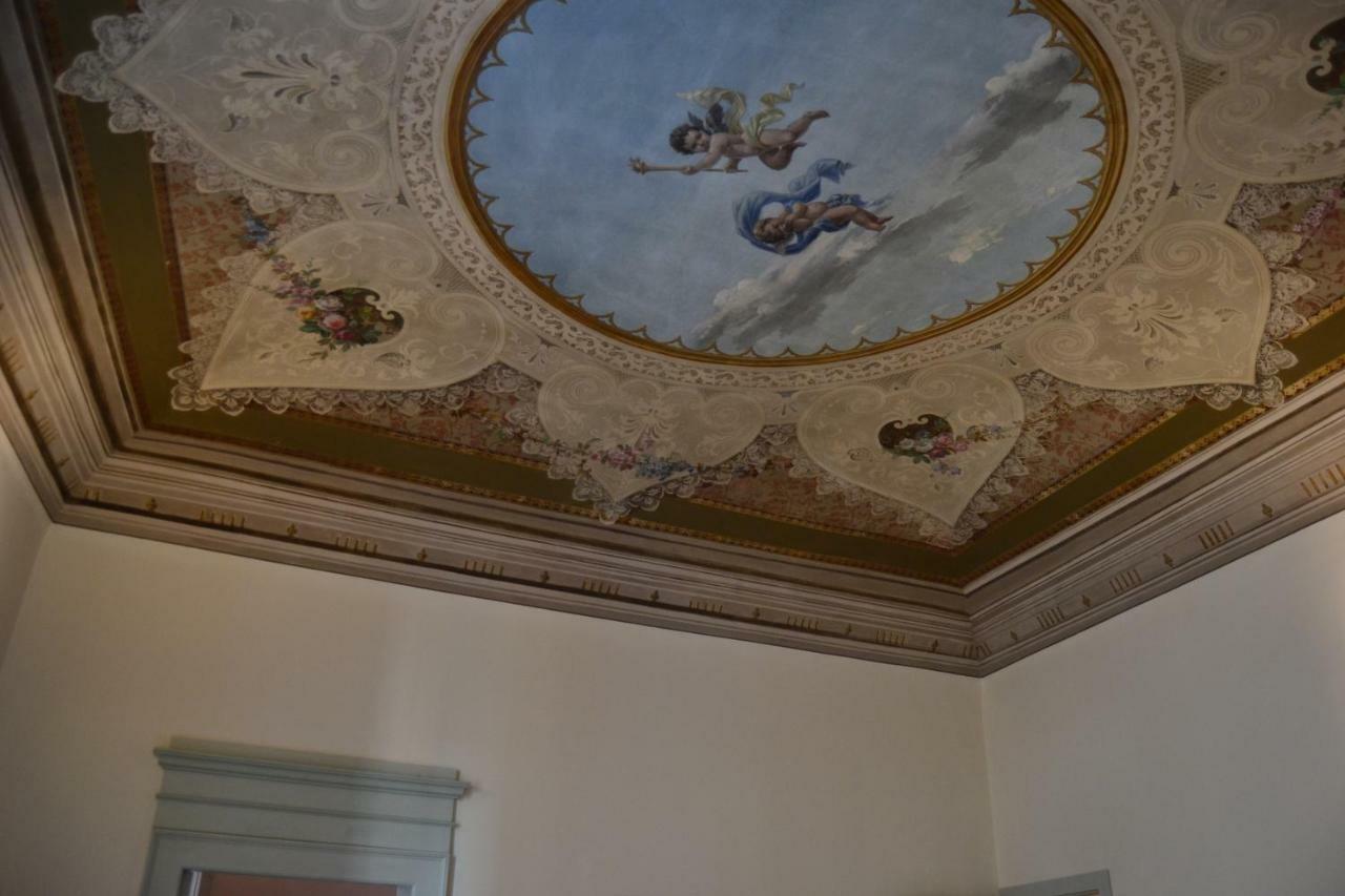فندق Palazzo Roberti Monte San Giusto المظهر الخارجي الصورة