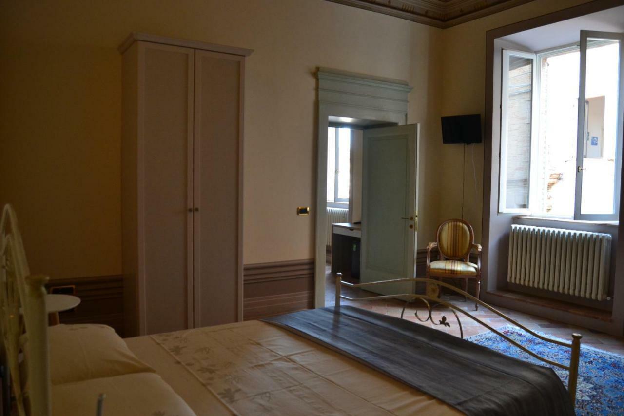 فندق Palazzo Roberti Monte San Giusto المظهر الخارجي الصورة