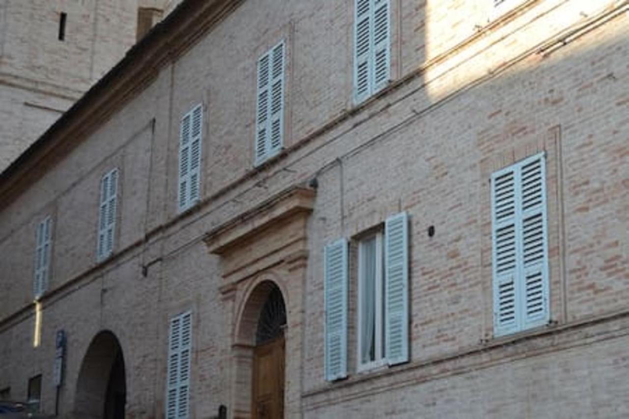 فندق Palazzo Roberti Monte San Giusto المظهر الخارجي الصورة
